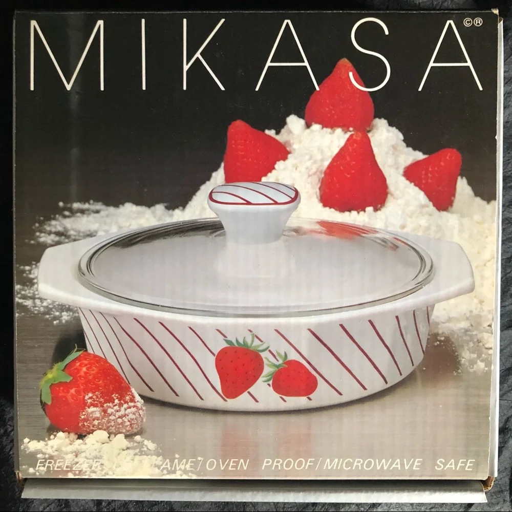 Mikasa Fire & Ice Strawberries Covered Casserole 3/4 Quart Dish